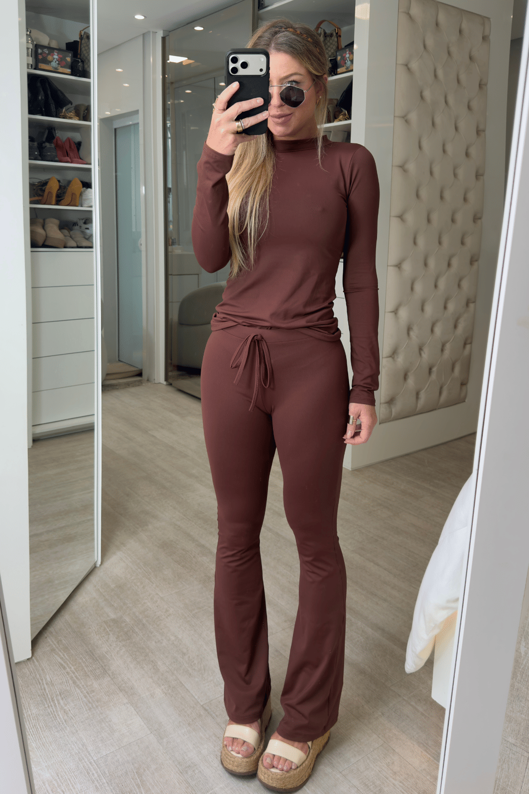 Calça flare em poliamida MARROM Greice Calça flare em poliamida MARROM Greice