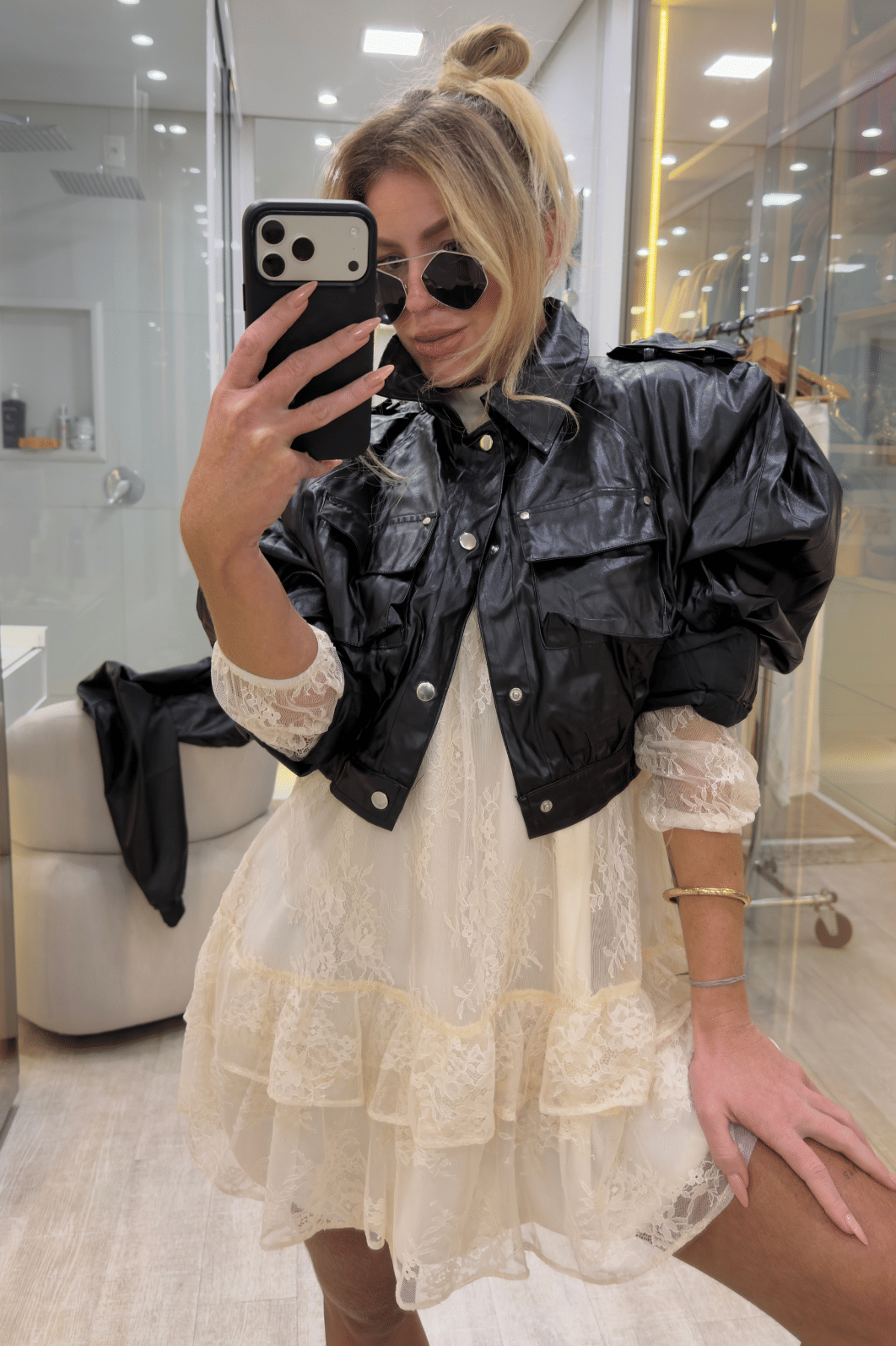 Jaqueta bomber em couro Linda Jaqueta bomber em couro Linda