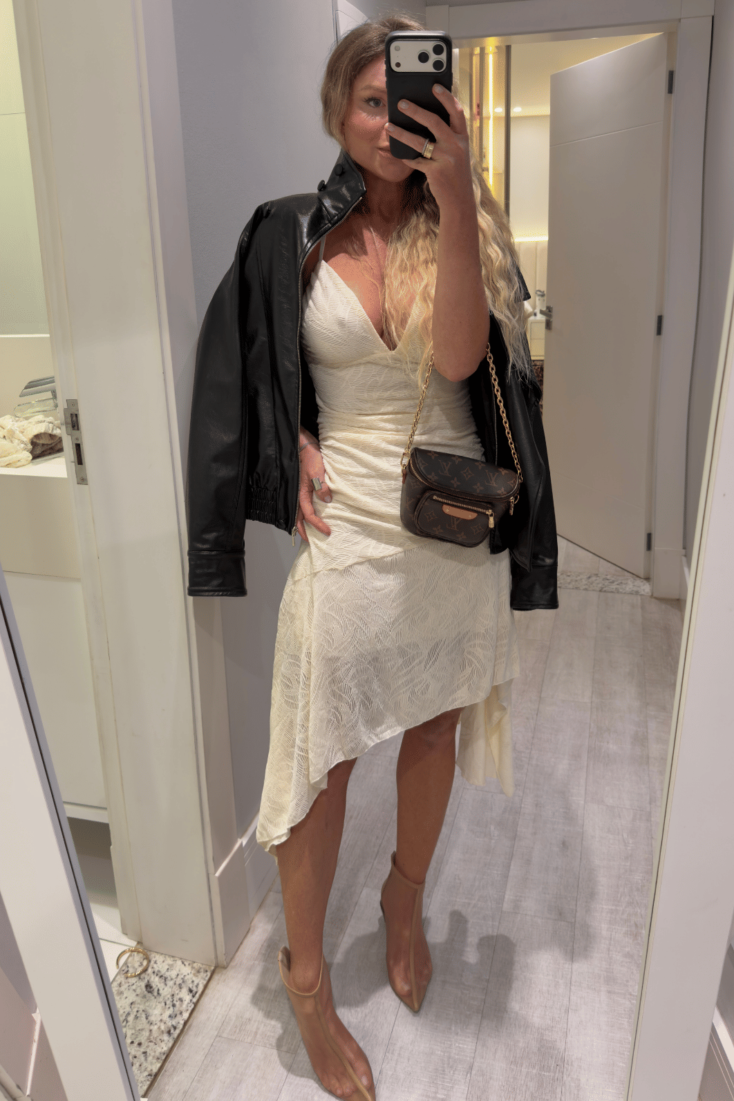 Vestido midí assimétrico Lorena