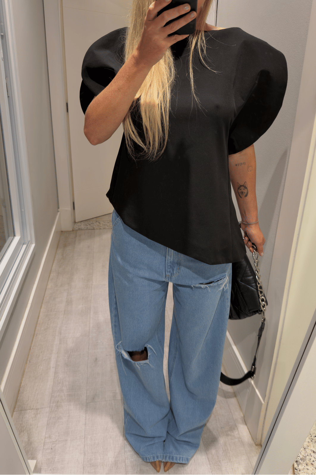 Blusa Estruturada de manga bufante Leonor Preto Blusa Estruturada de manga bufante Leonor Preto