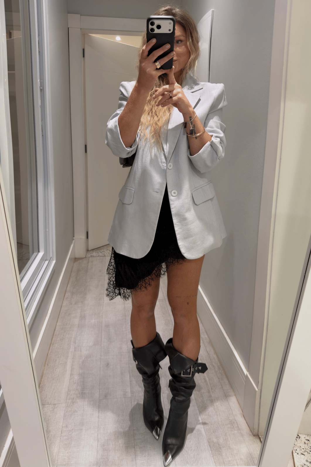 Blazer alongado em linho cinza claro Diana Blazer alongado em linho cinza claro Diana