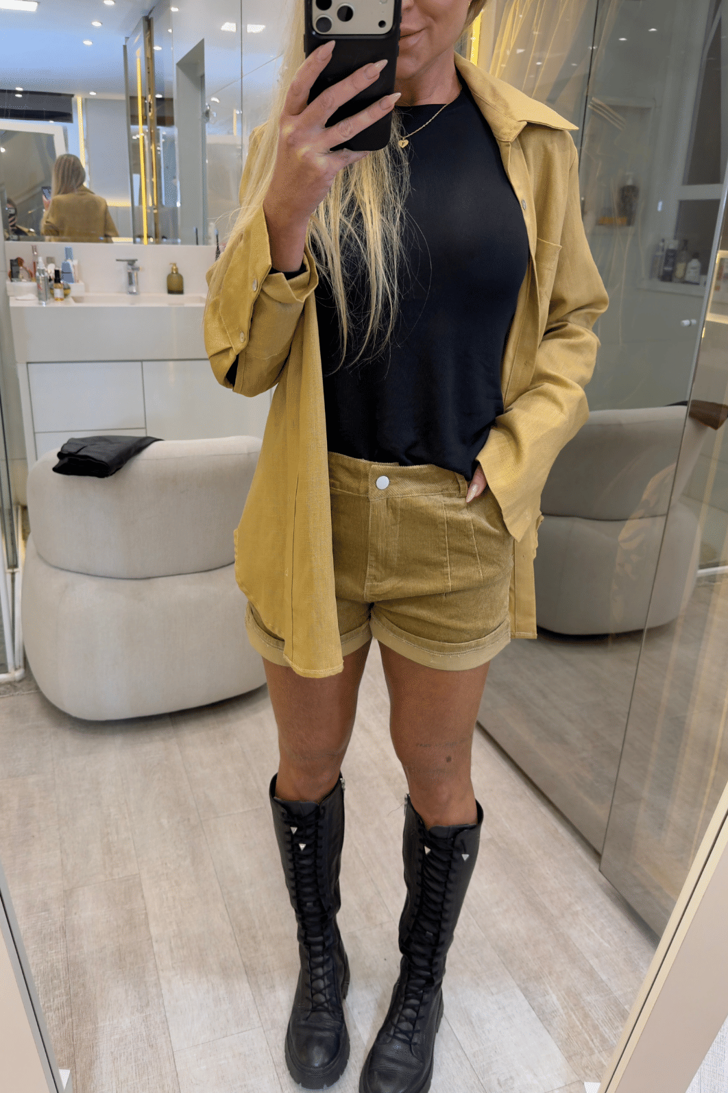 Short curto veludo cotelê CARAMELO Short curto veludo cotelê CARAMELO