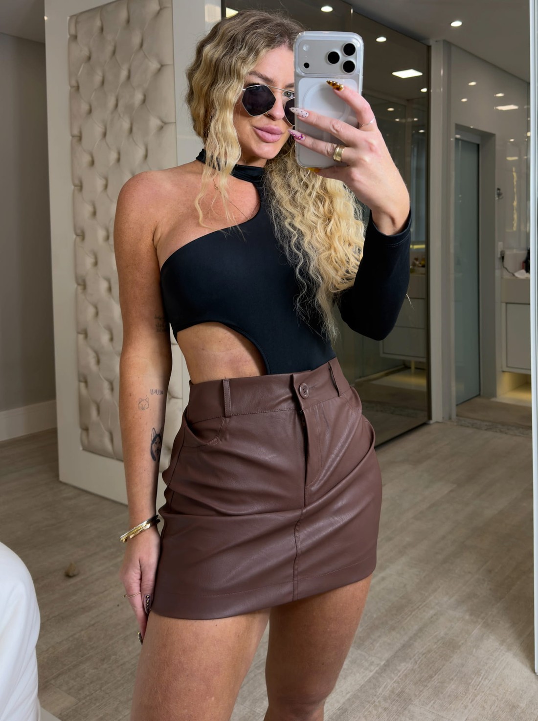 Body um ombro só com abertura lateral Manuela Body um ombro só com abertura lateral Manuela