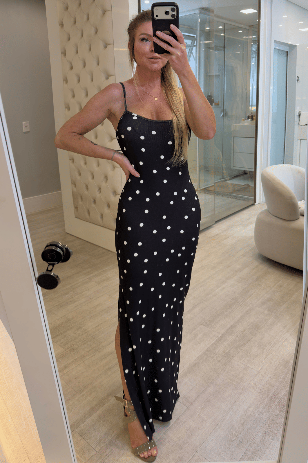 Vestido longo alcinha estampa de Poá Lola Vestido longo alcinha estampa de Poá Lola