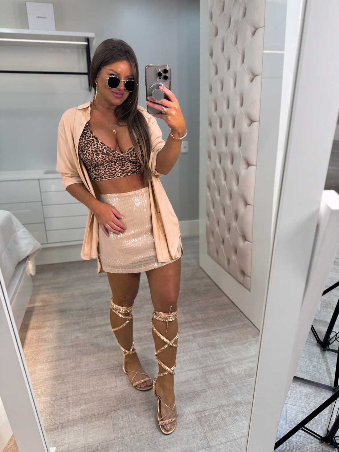 Saia reta paetê bege Saia reta paetê bege