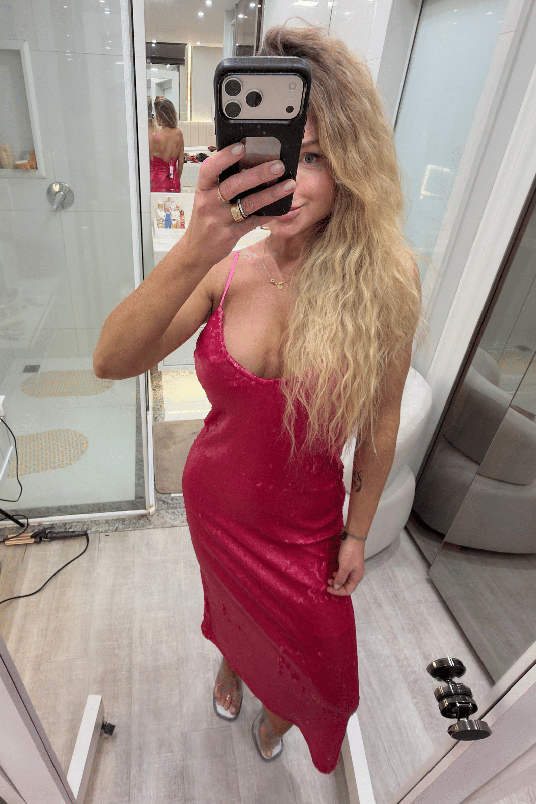 Vestido midi de paetês foscos Vestido midi de paetês foscos