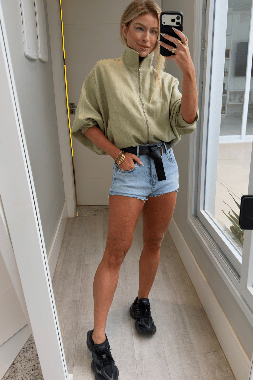 Short jeans curto barra corte à fio Gaby