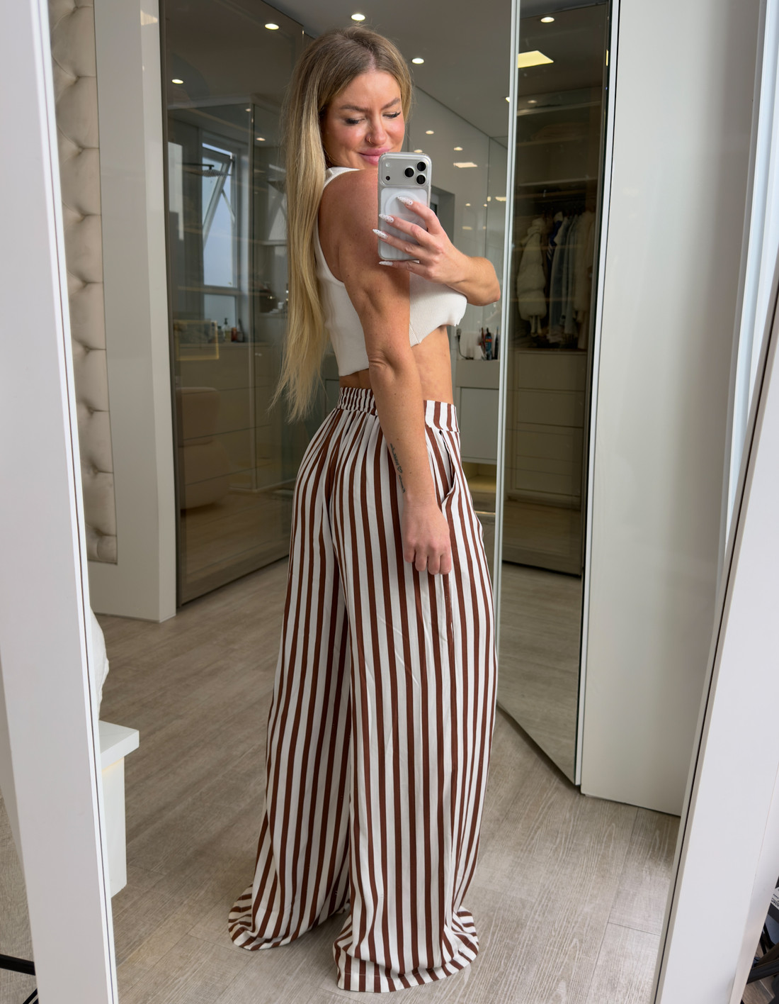 Calça pantalona de listra Alice