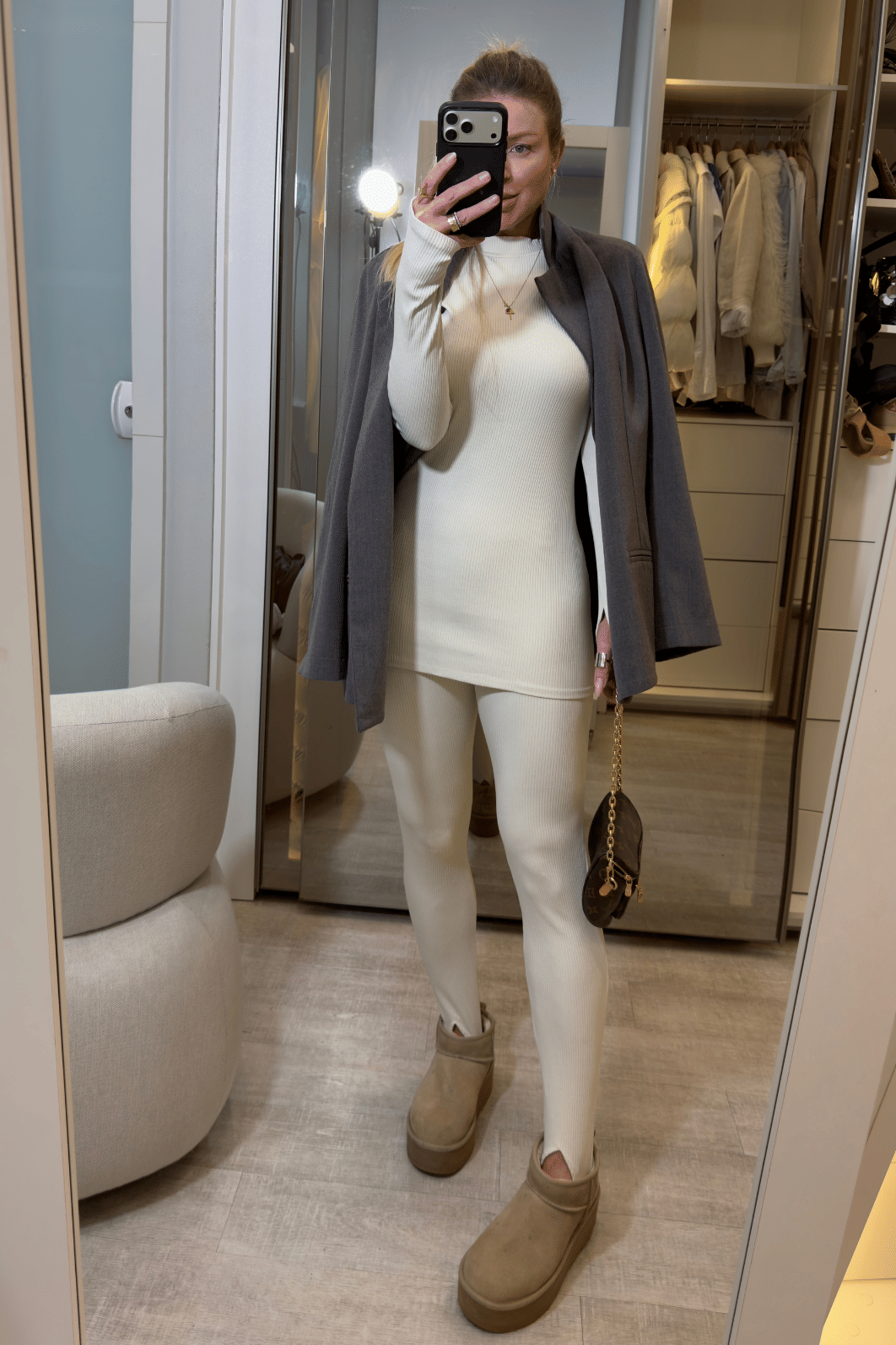 Conjunto canelado calça pezinho e blusa Mirella Conjunto canelado calça pezinho e blusa Mirella