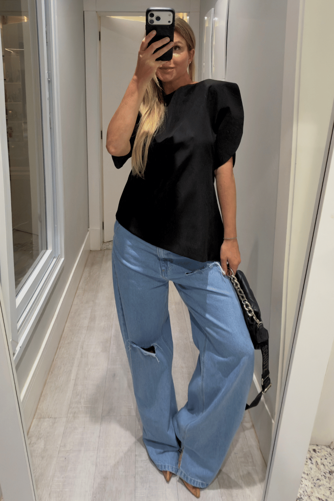 Blusa Estruturada de manga bufante Leonor Preto Blusa Estruturada de manga bufante Leonor Preto
