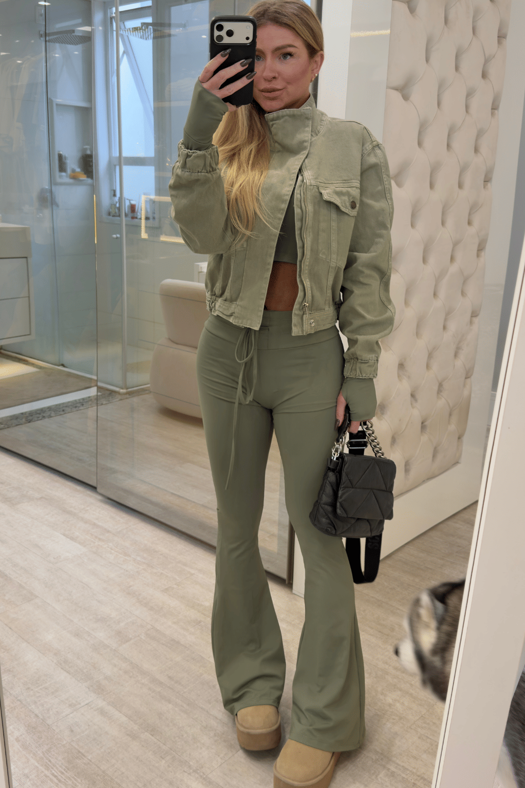 Calça flare em poliamida VERDE Grasi Calça flare em poliamida VERDE Grasi