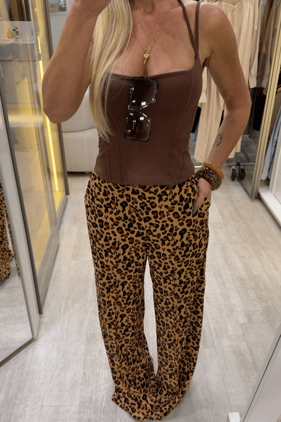 Blusa corset de alcinha dupla em poliamida marrom  Mossy
