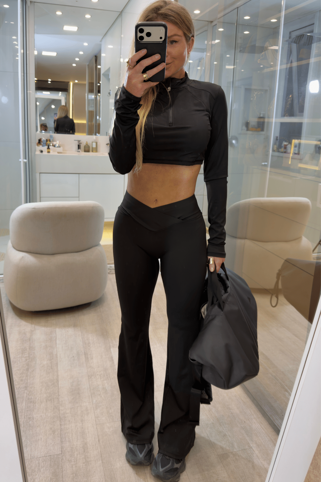 Conjunto calça e cropped com zíper em poliamida PRETO Melissa Conjunto calça e cropped com zíper em poliamida PRETO Melissa