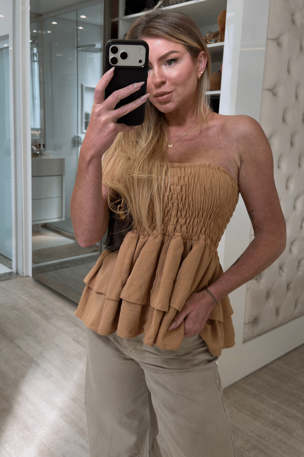 Blusa em lastex com babados Dubai Blusa em lastex com babados Dubai