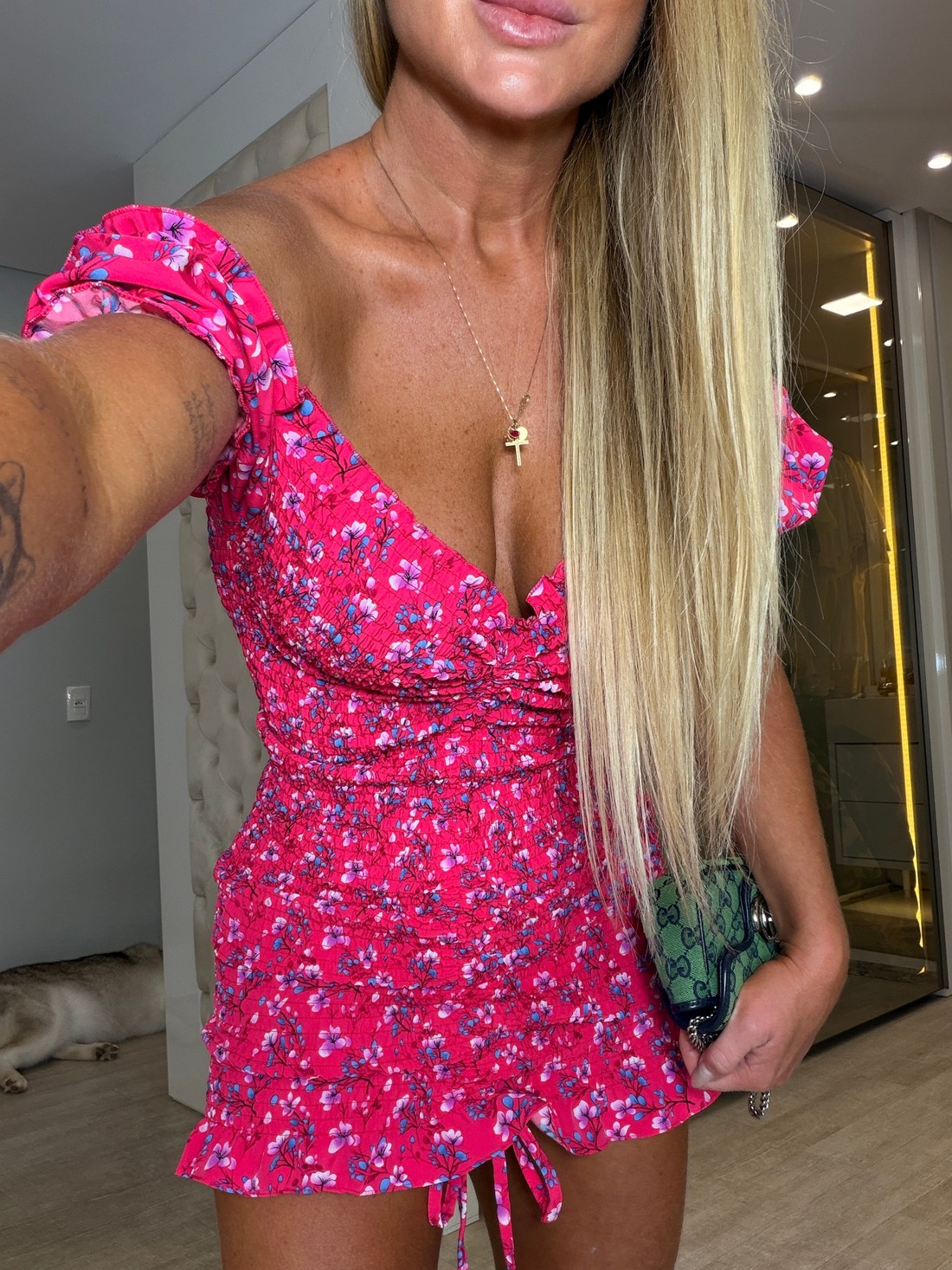 Vestido cereja pink com estampa de  flores