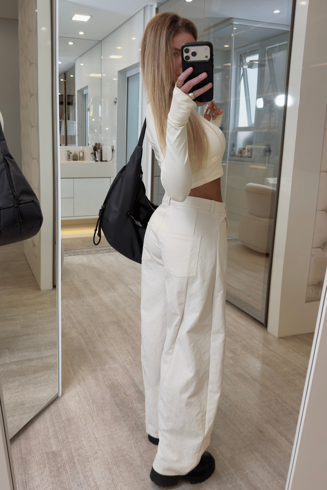 Blusa cropped em poliamida com detalhe de dedinho Grasi OFF WHITE Blusa cropped em poliamida com detalhe de dedinho Grasi OFF WHITE