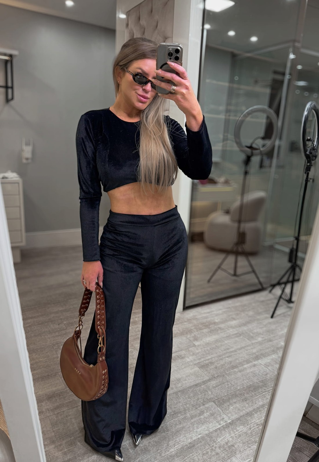 Conjunto calça e cropped manga longa cotelê brilhoso Dandara Conjunto calça e cropped manga longa cotelê brilhoso Dandara