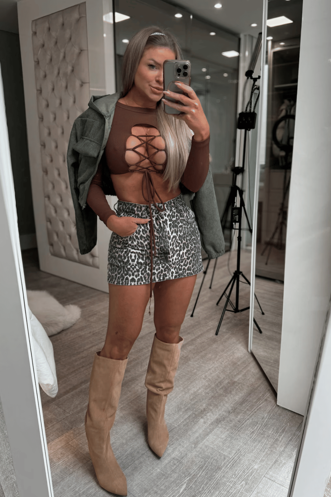 Short saia jeans estampa Onca