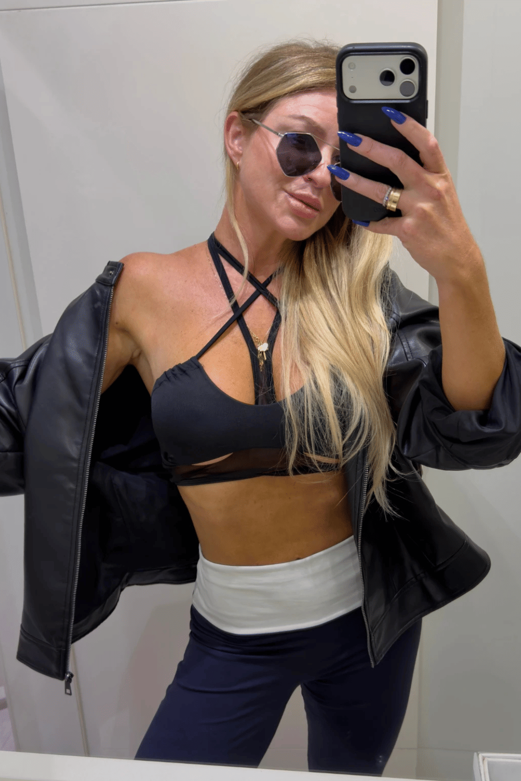 Cropped com recortes Liandra Cropped com recortes Liandra