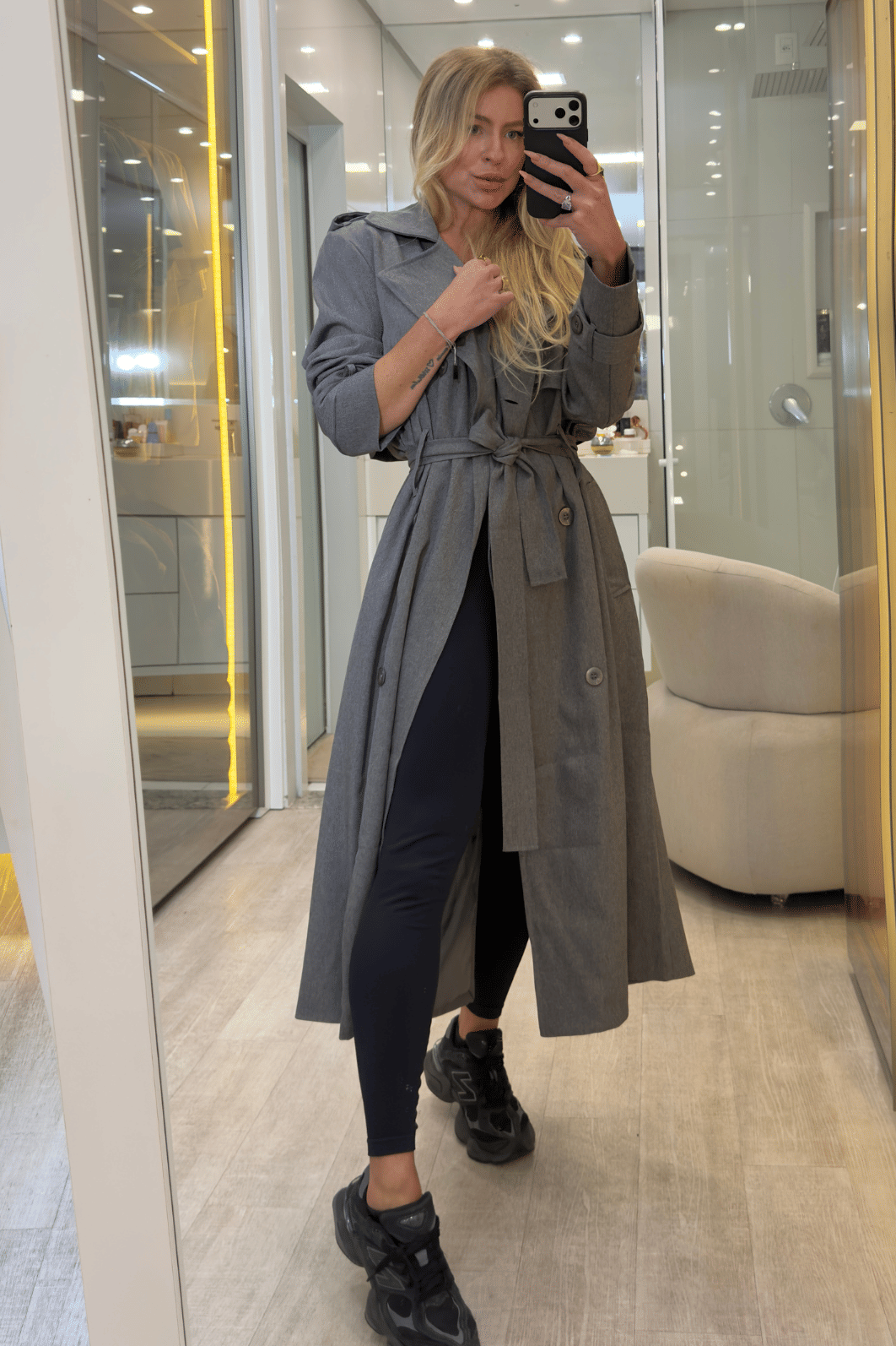 Sobretudo Trench coat Alfaiataria com amarração Sobretudo Trench coat Alfaiataria com amarração