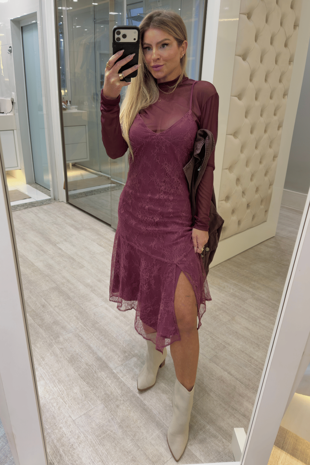 Vestido midí em renda Inara Vestido midí em renda Inara