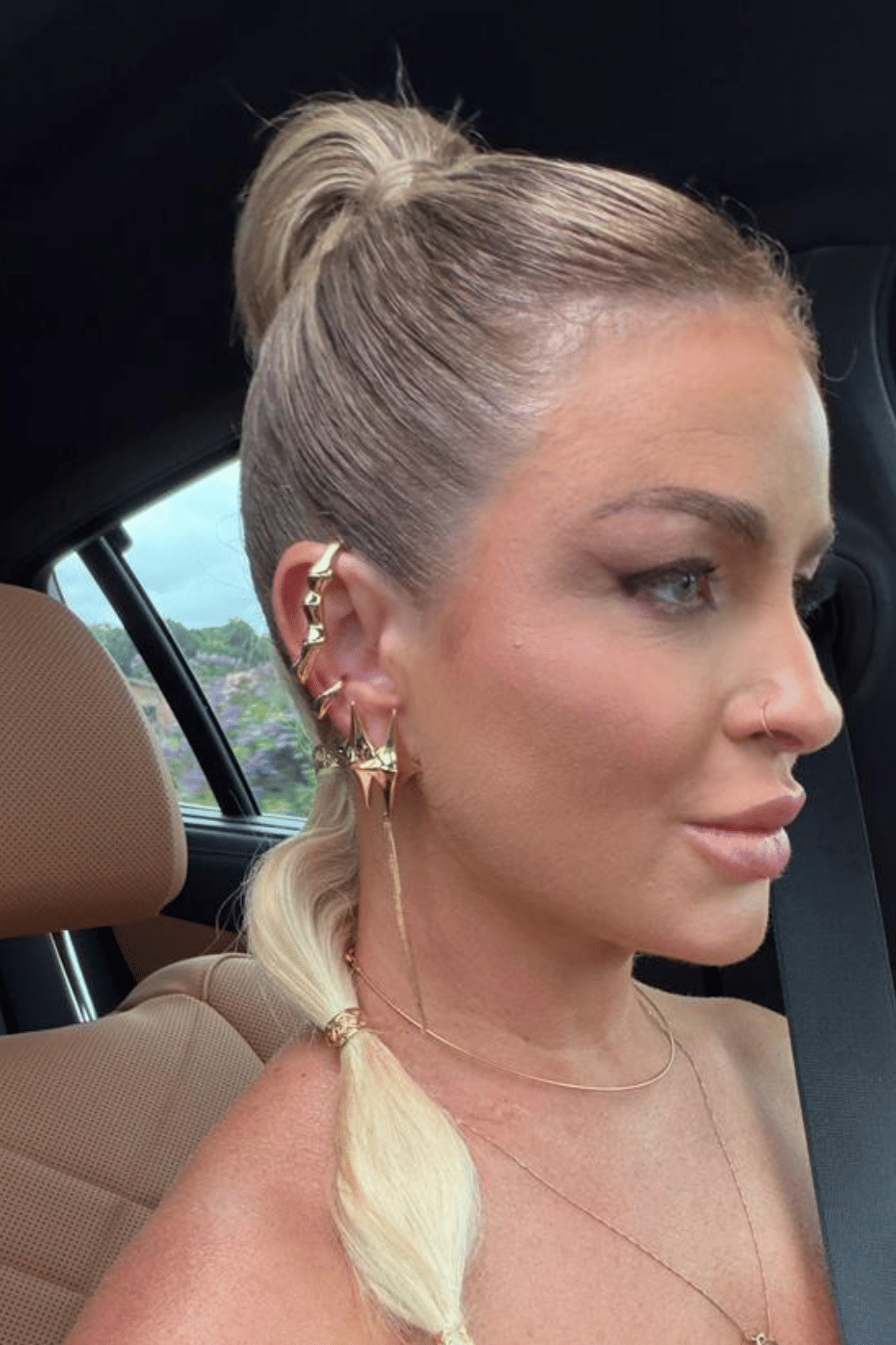 Brinco ear rock dourado Brinco ear rock dourado