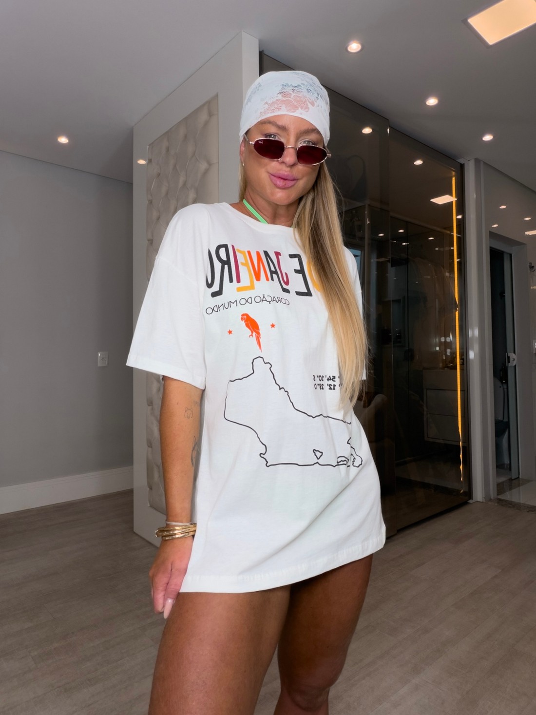 Camiseta alongada oversized estampa Rio de Janeiro