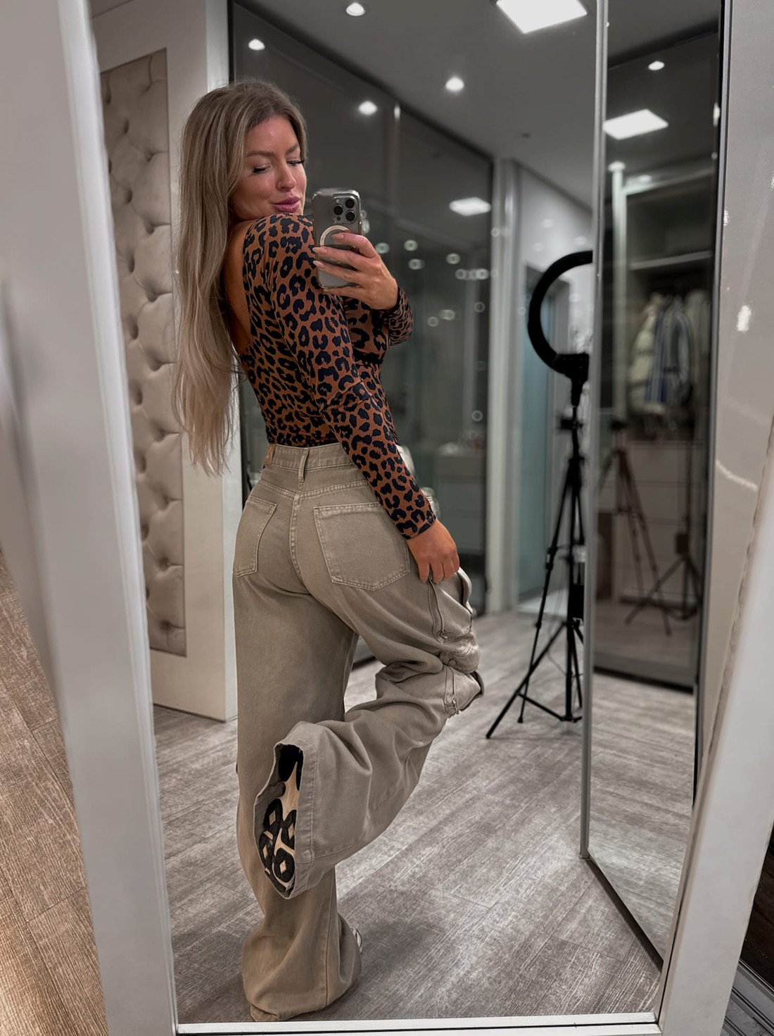 Body manga longa estampado em onça Elisa Body manga longa estampado em onça Elisa