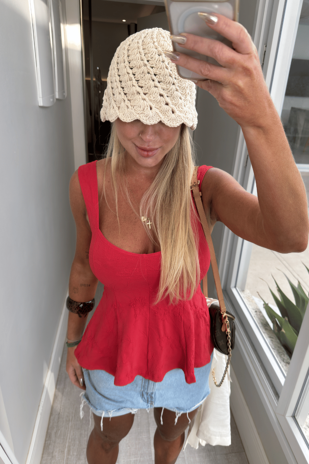 Conjunto blusa regata com babados e saia texturizado Eva vermelho Conjunto blusa regata com babados e saia texturizado Eva vermelho