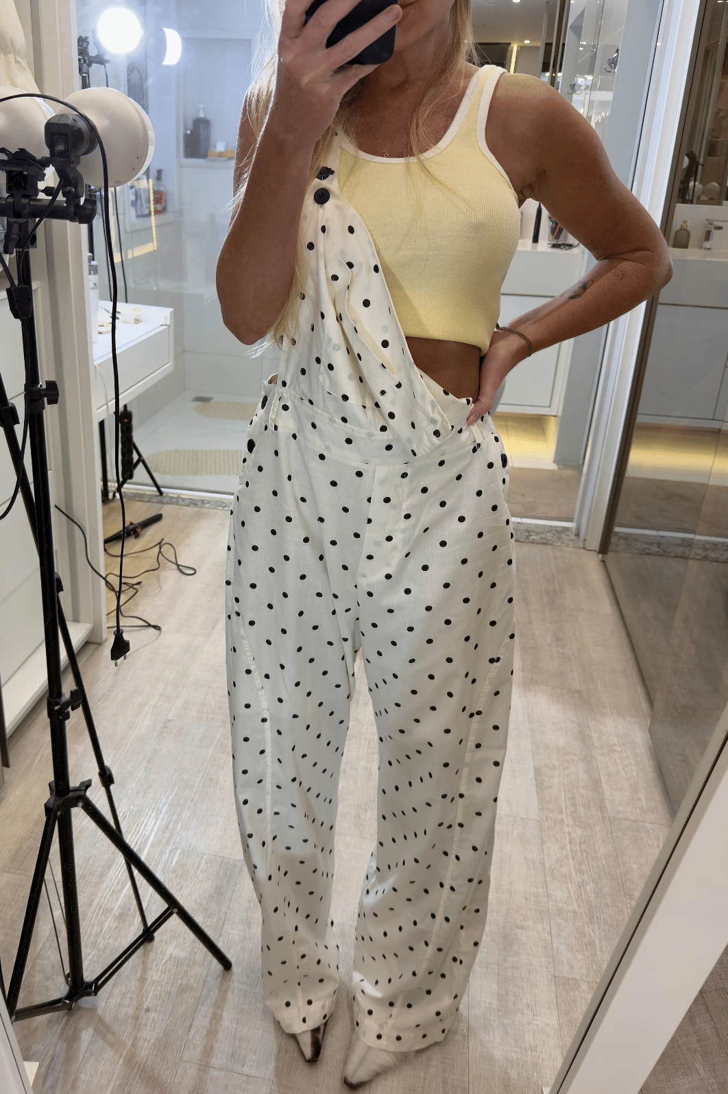 Blusa regata canelada de ribana bicolor Amarelo Manteiga Blusa regata canelada de ribana bicolor Amarelo Manteiga