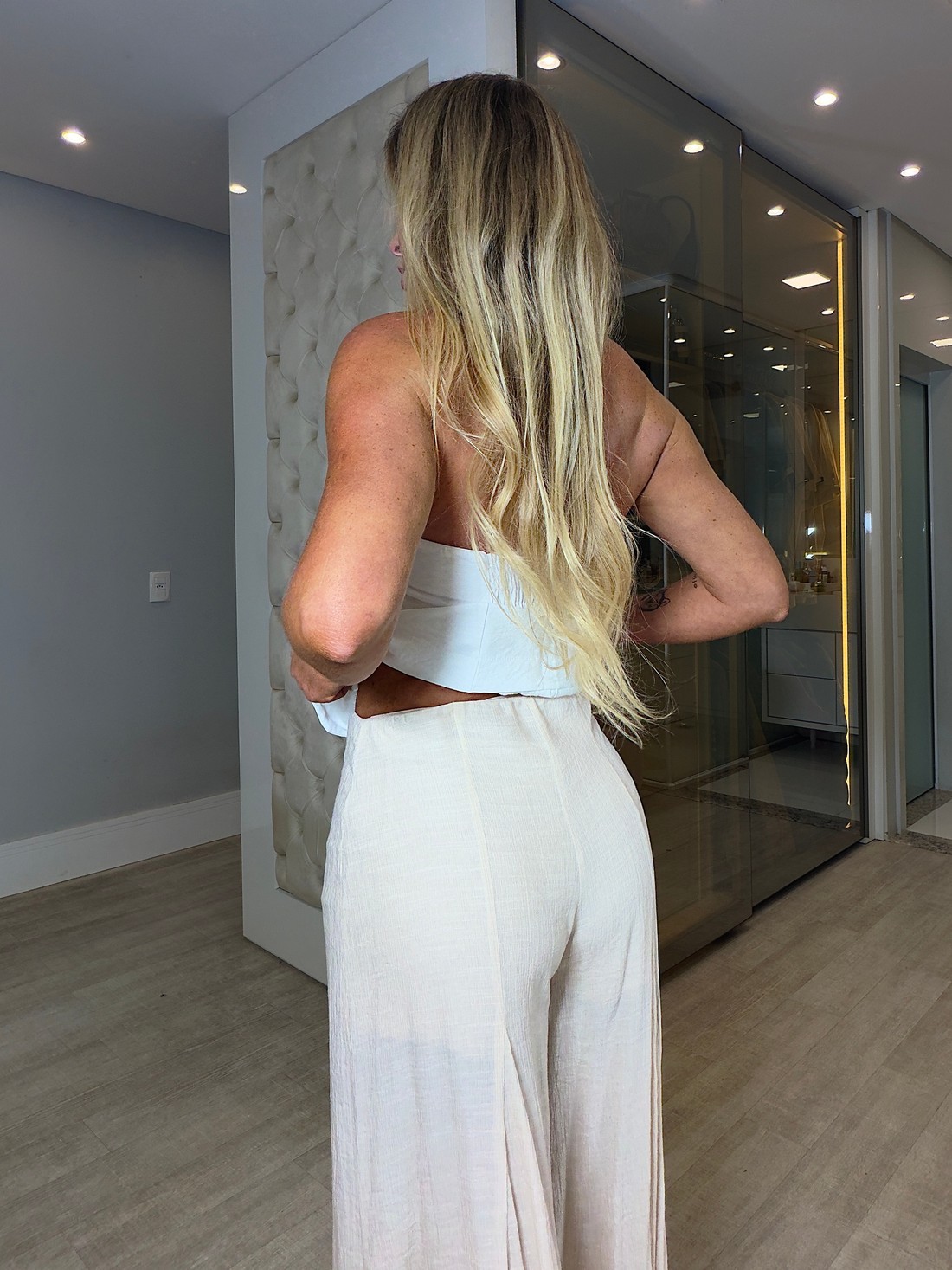 Calça pantalona em crepe Neiva Calça pantalona em crepe Neiva