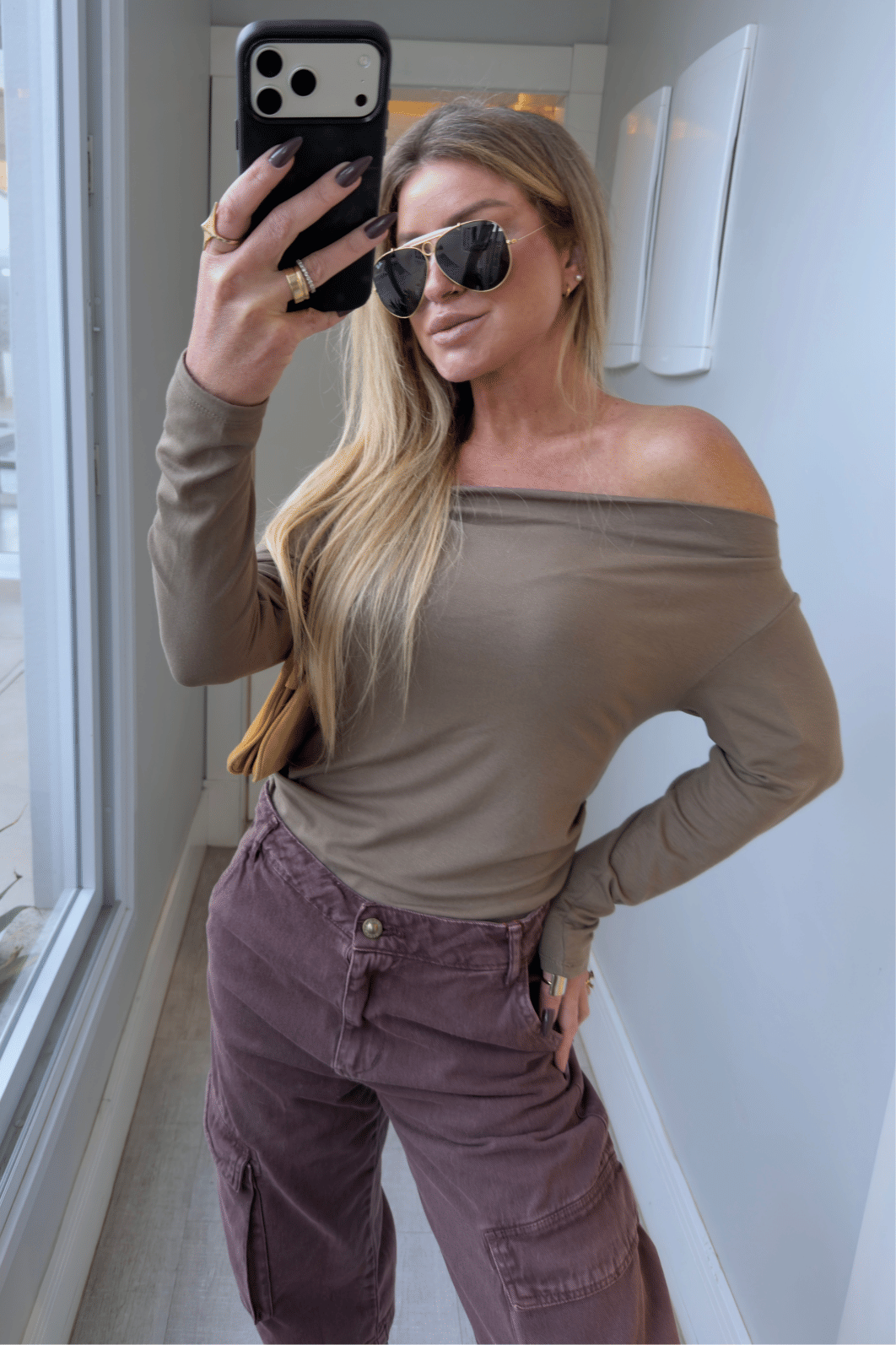 Blusa manga longa básica Elisia Blusa manga longa básica Elisia