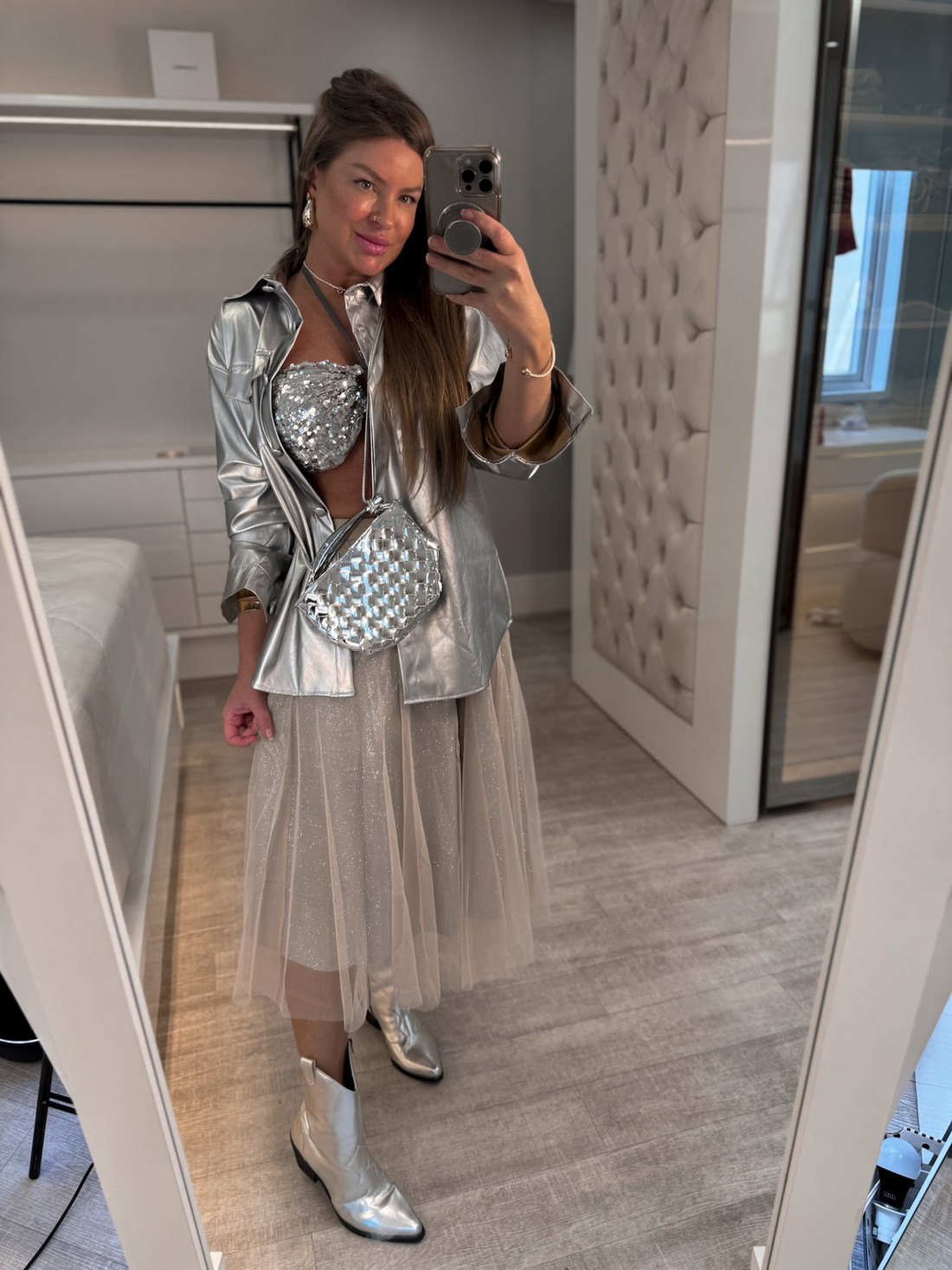 Saia midi de tule bege com brilho Saia midi de tule bege com brilho