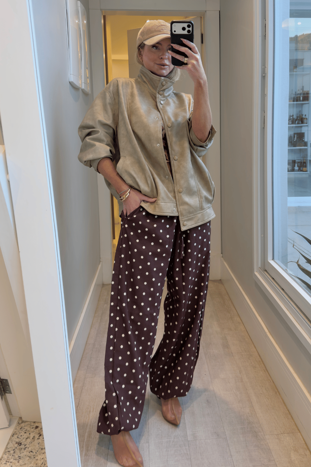 Jaqueta oversized recortes  em couro Jaine