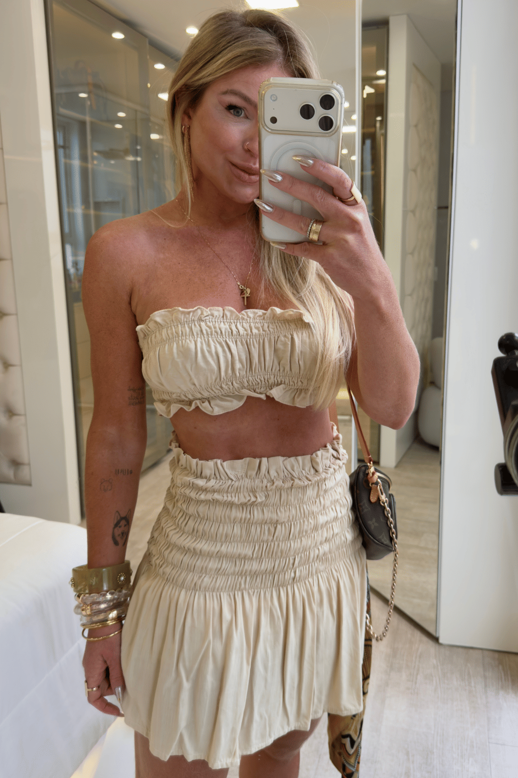 Conjunto em lastex top e saia de babados Kamily Conjunto em lastex top e saia de babados Kamily