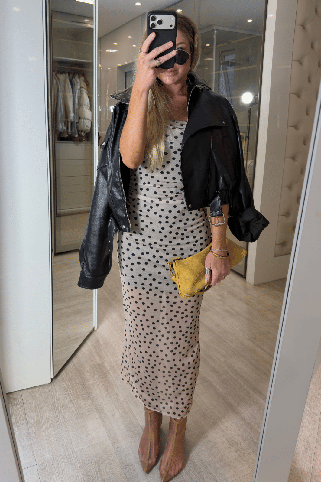 Vestido midi tomara que caia em tule estampa de poá Martina Vestido midi tomara que caia em tule estampa de poá Martina