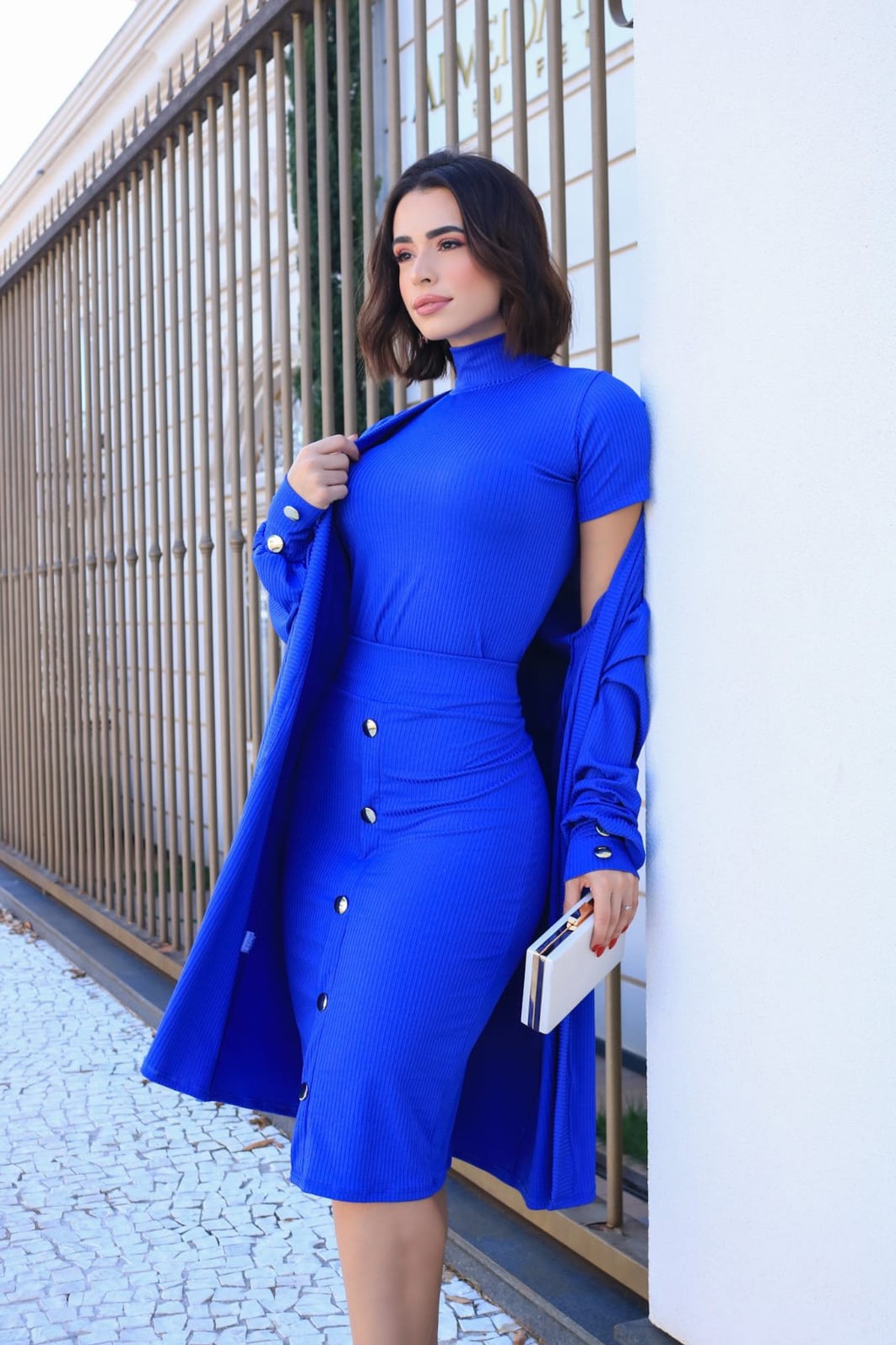 Conjunto Três Peças Com Saia Midi Blusa Manga Curta E Cardigan 0233 Conjunto Três Peças Com Saia Midi Blusa Manga Curta E Cardigan 0233