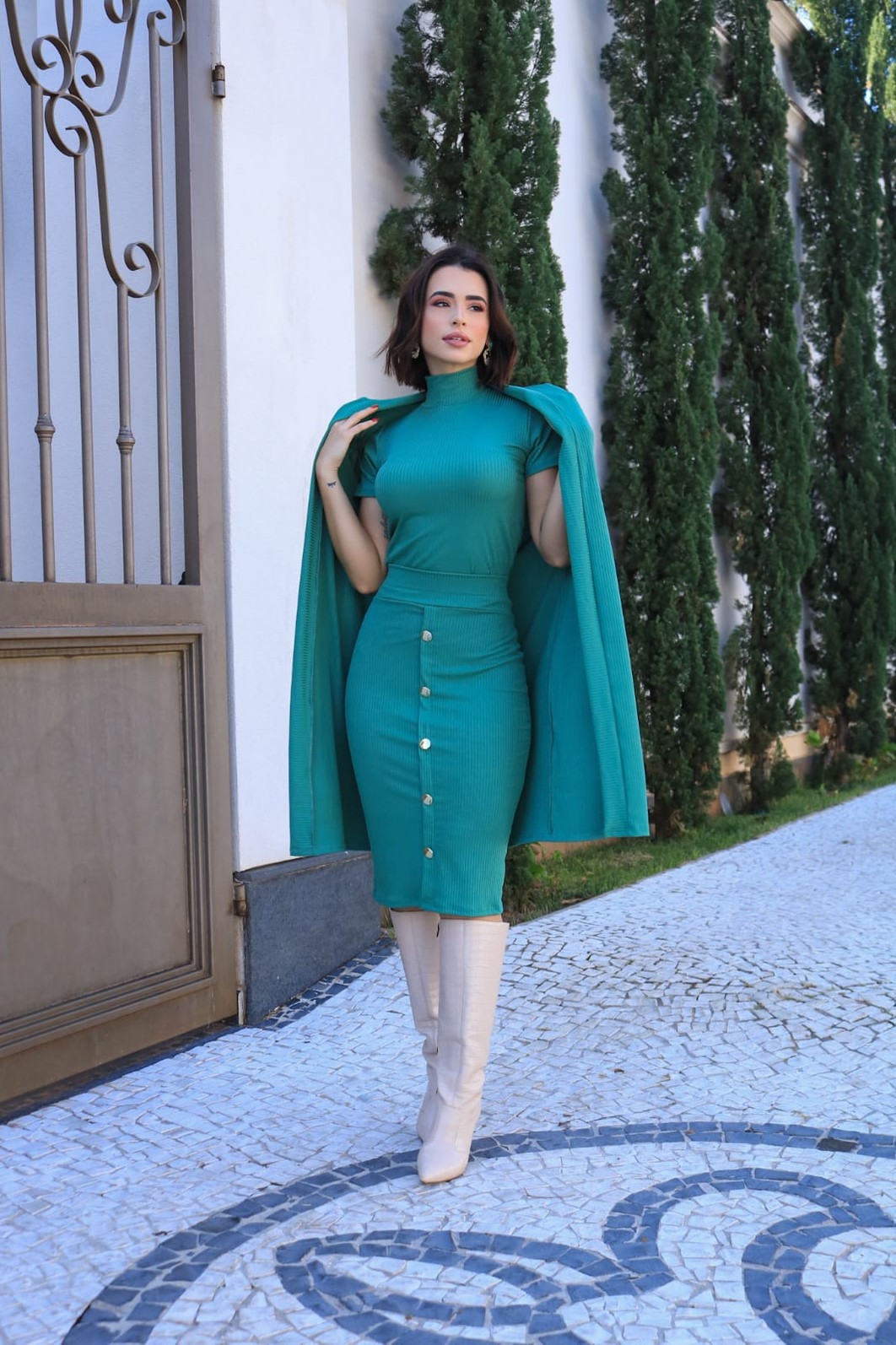 Conjunto Três Peças Com Saia Midi Blusa Manga Curta E Cardigan 0233 Conjunto Três Peças Com Saia Midi Blusa Manga Curta E Cardigan 0233