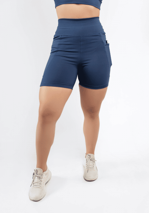 Shorts Bolso cor Azul Onix modelo Levanta Bumbum