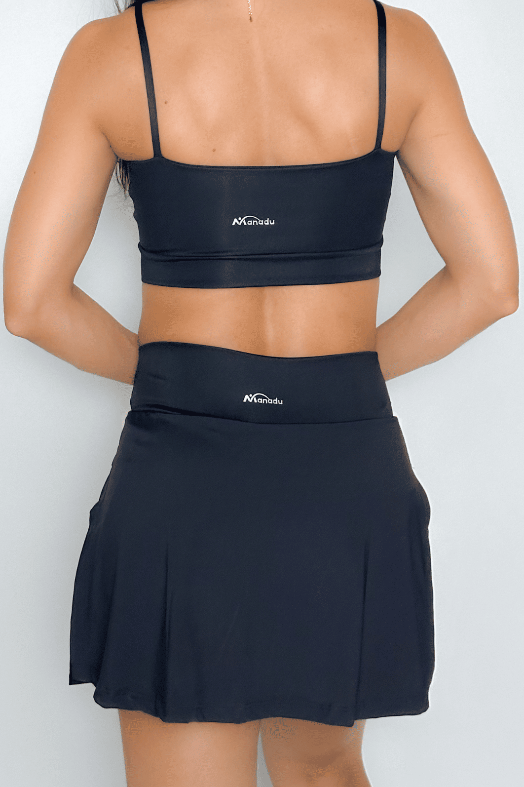 Shorts Saia Preto com bolso