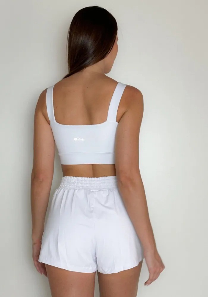 Conjunto Shorts Sobreposto Branco + Top Alça Larga com Elástico Conjunto Shorts Sobreposto Branco + Top Alça Larga com Elástico