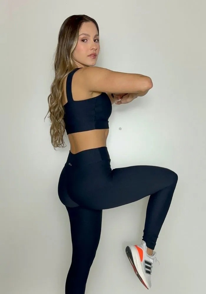 Conjunto Legging Eleve Preto Canelado + Top com Elastico na alça