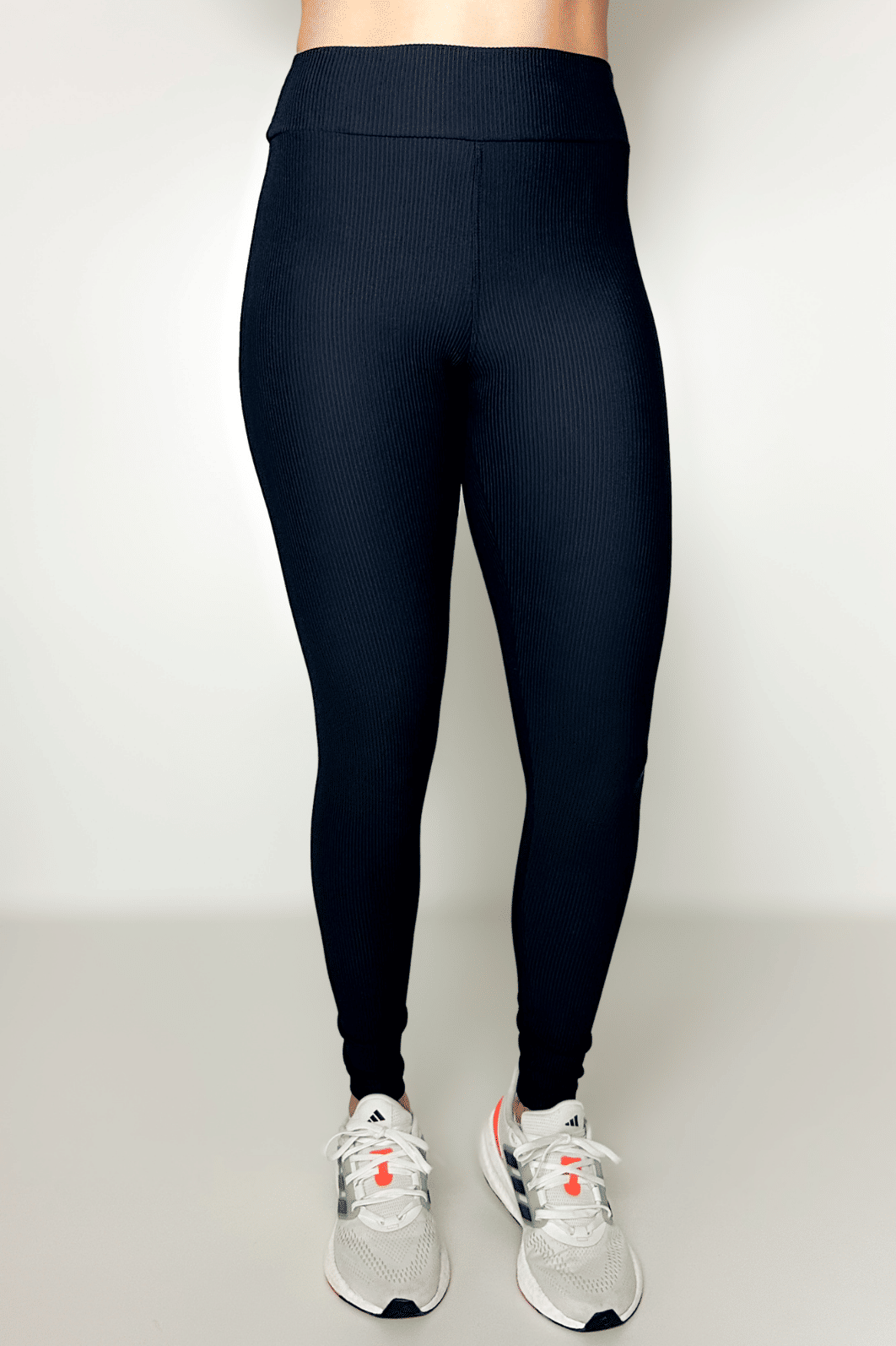 Conjunto Legging Eleve Preto Canelado + Top com Elastico na alça