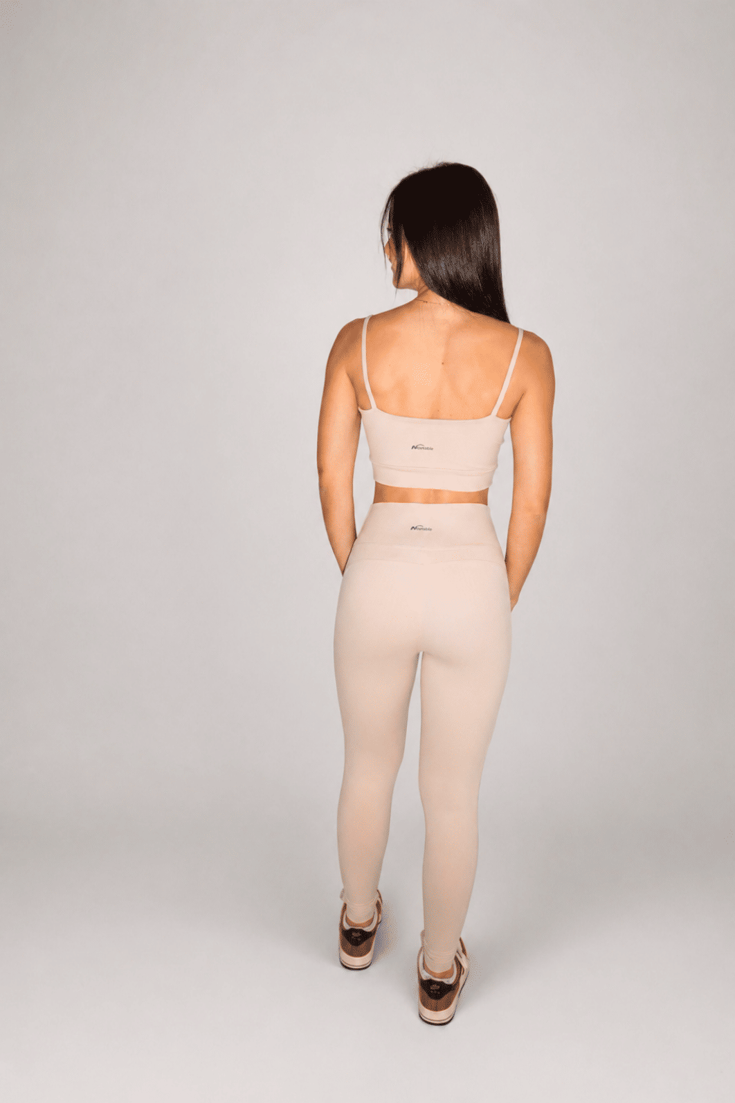 Conjunto Legging Shape modelo levanta bumbum cor Nude + top alcinha