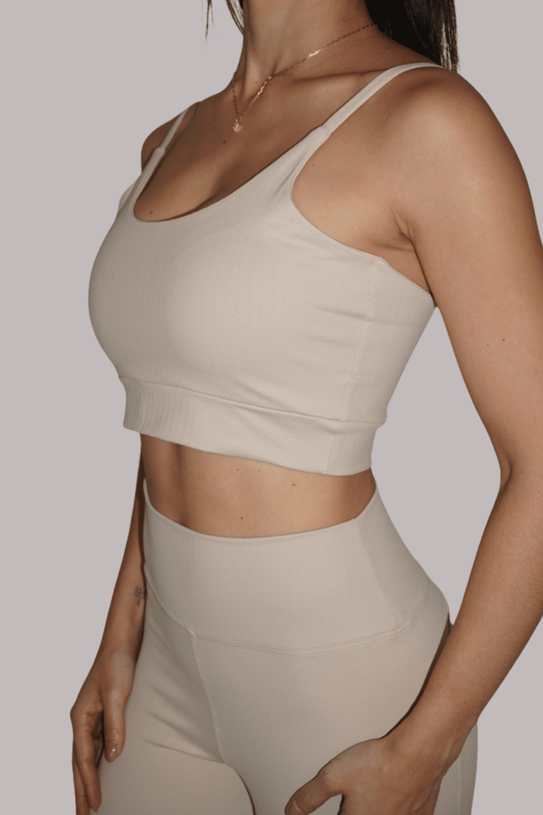 Conjunto Legging Shape modelo levanta bumbum cor Nude + top alcinha