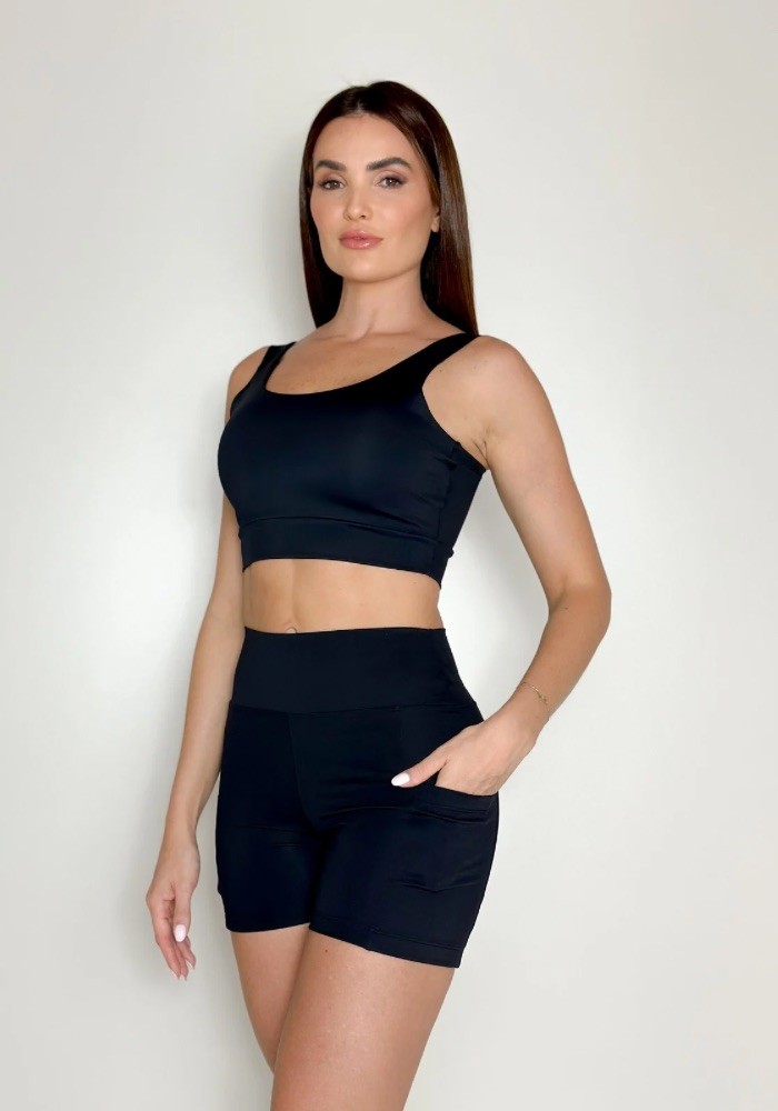 Shorts Bolso cor Preto Liso