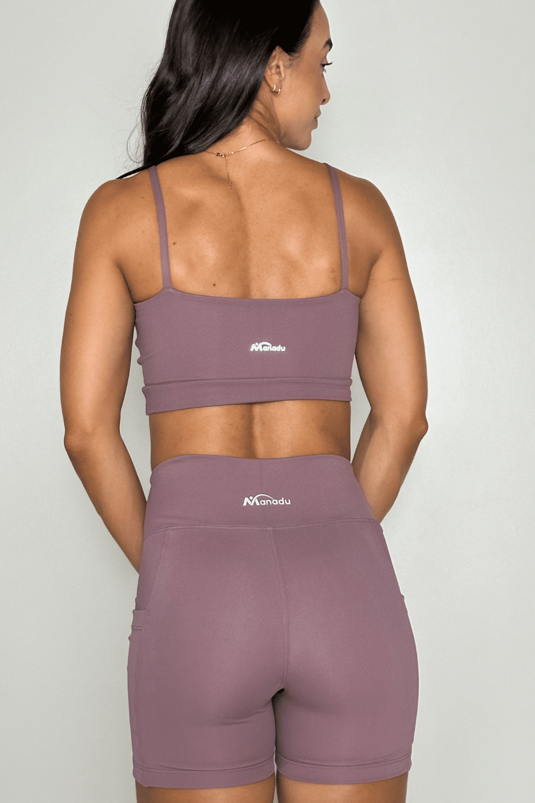 Shorts bolso cor Cacau Liso