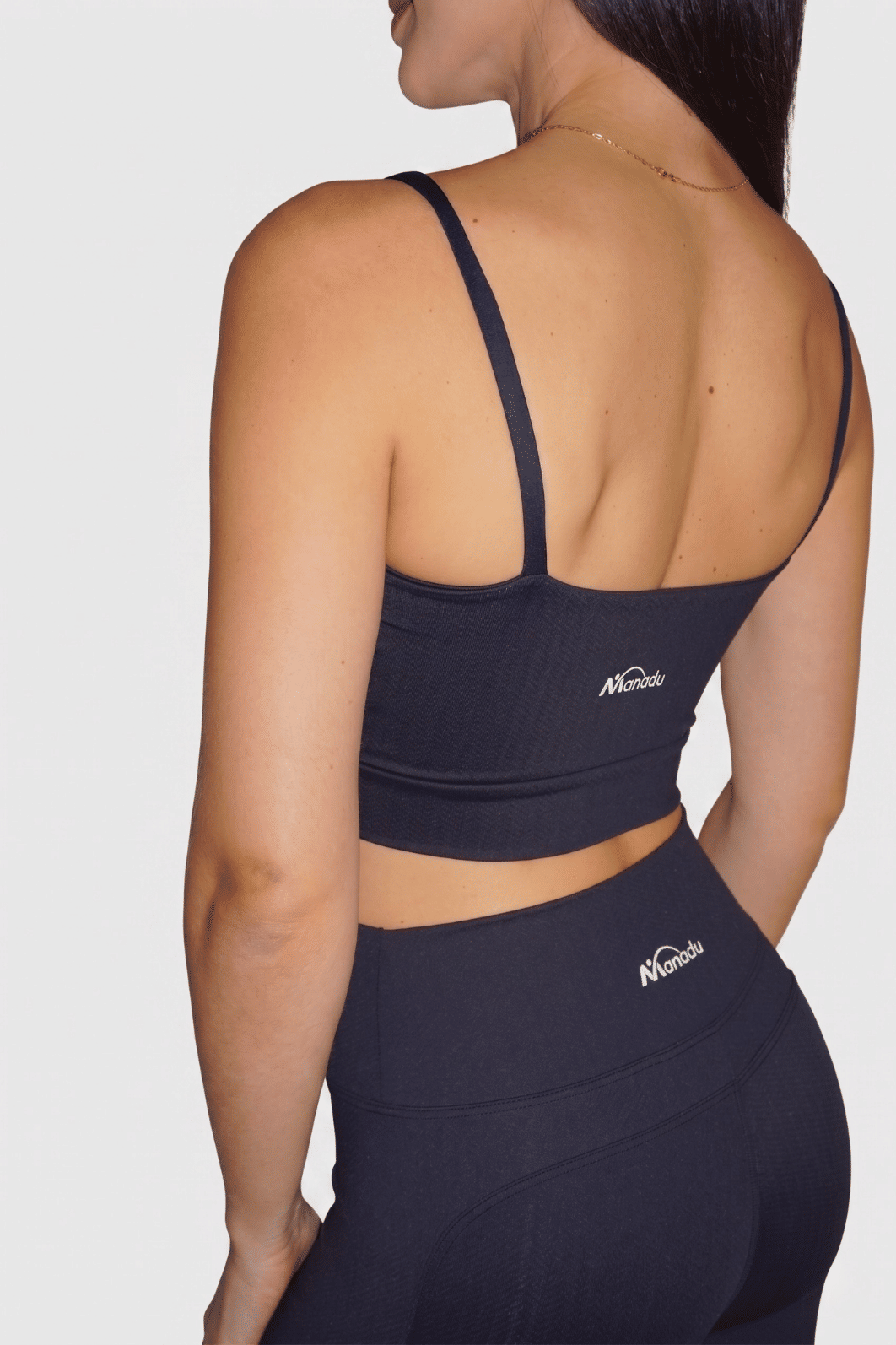 Conjunto Legging Shape modelo levanta bumbum cor Preto + top alcinha