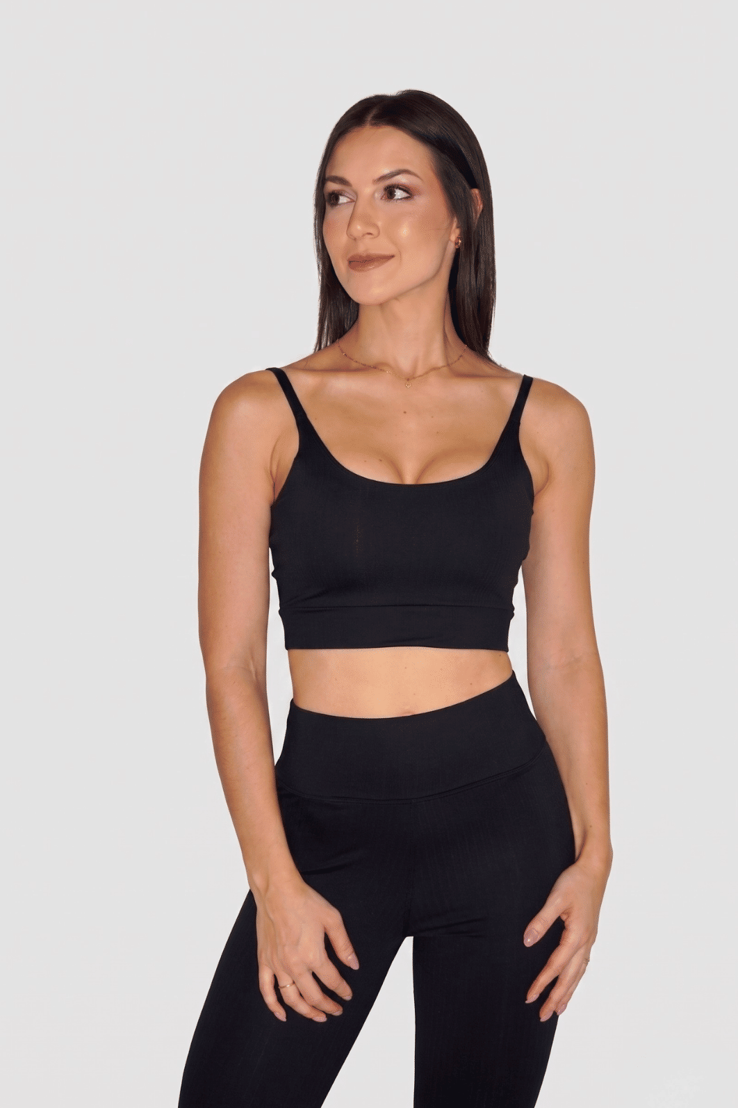 Legging Shape modelo levanta bumbum cor Preto