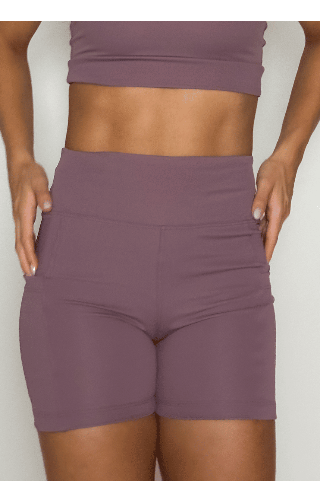 Shorts bolso cor Cacau Liso